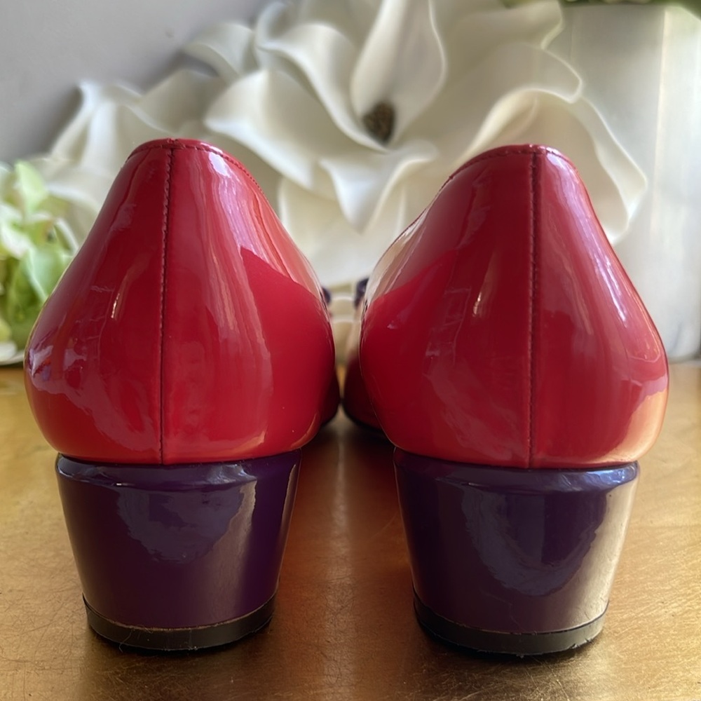 Salvatore Ferragamo Vera Pump in Two-Tone Patent Leather - Picture 6 of 16